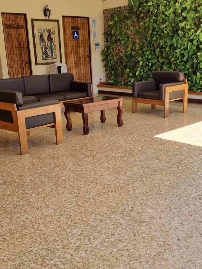 Hotel La Siesta Liberia Ngoại thất bức ảnh